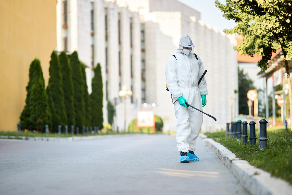 Are Pest Control Companies in Brampton Safe for Kids, Pets, and the Environment: Eco-friendly & Low-Toxicity Solutions | Mosquito Man